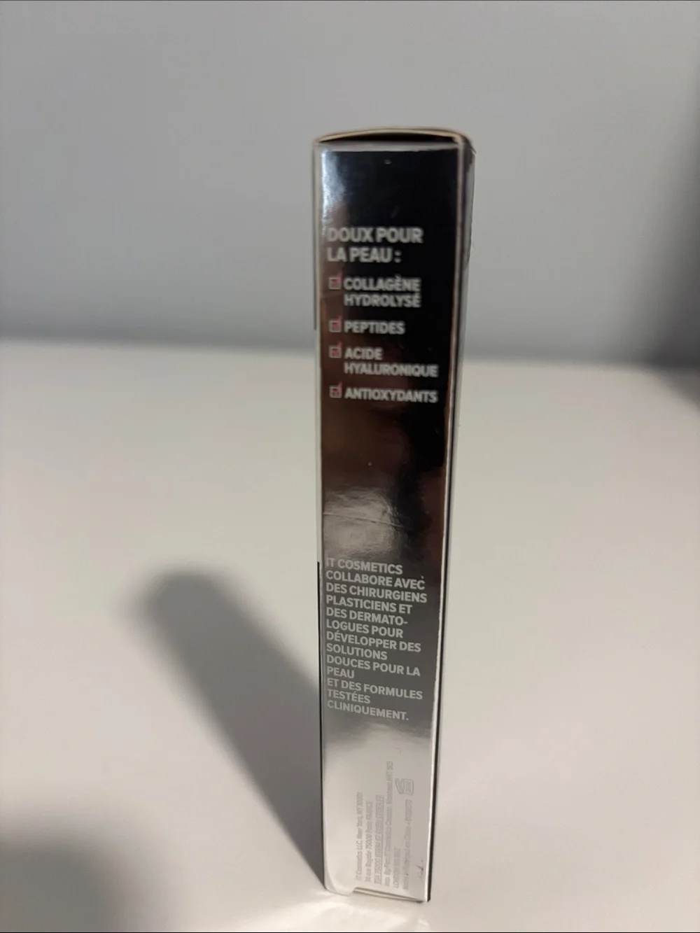 IT cosmetics Bye Bye Under Eye Concealer - Black & Silver Packaging